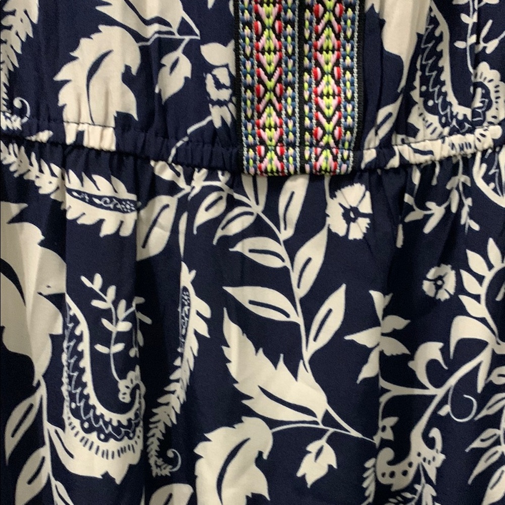 Rusttydustty Elegant Navy and Cream Floral Dress - Picture 4 of 8
